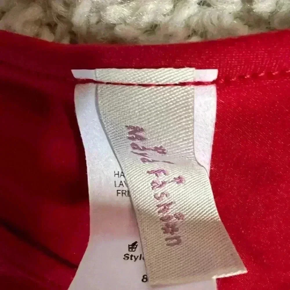 GIRLS SIZE 8 BEAUTIFUL RED CHRISTMAS TOO WITH GOLD SEQUENCE DEER HEAD GUC